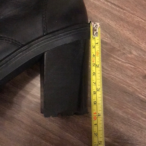 Guess Leather Boots - Picture 5 of 7